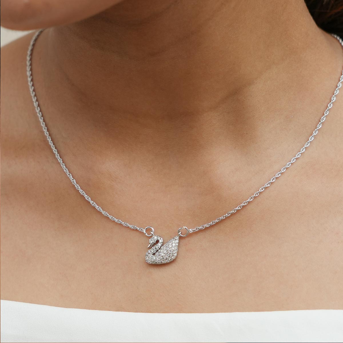 Lil Swan Pendant Set
