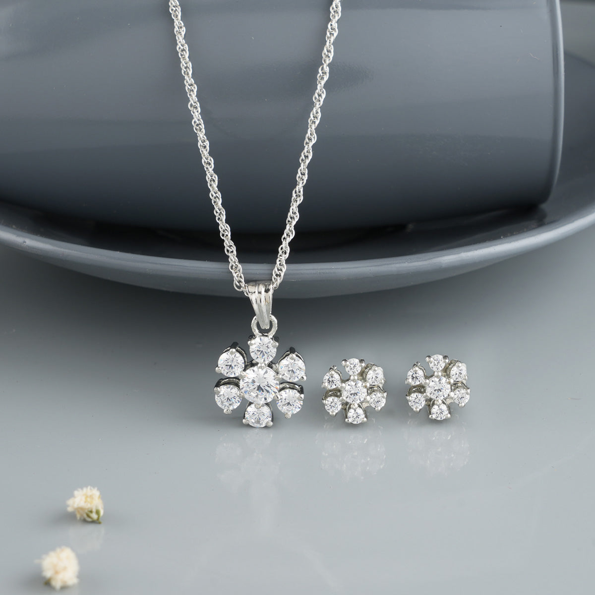 Florica Pendant Set