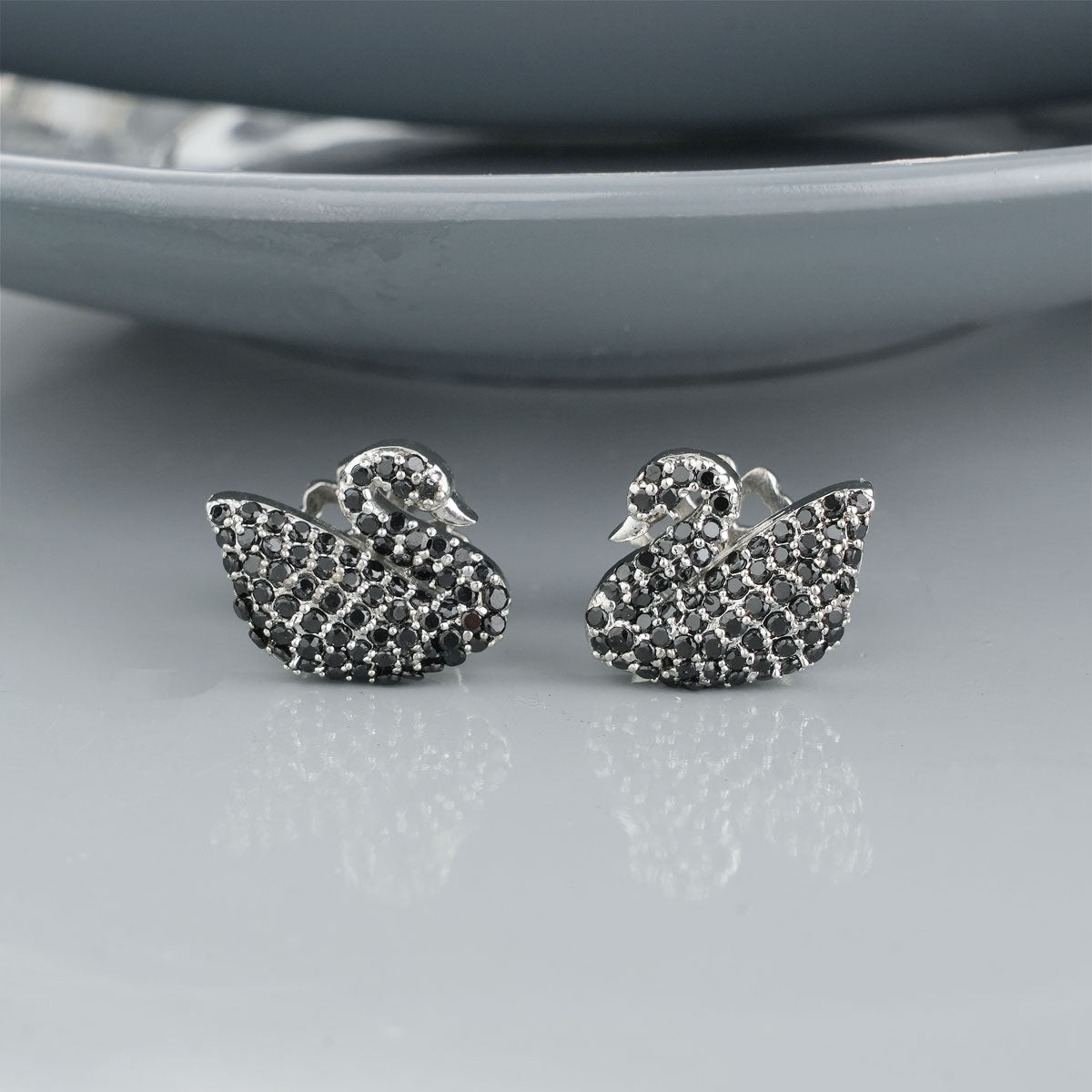 Black Swan Pendant Set