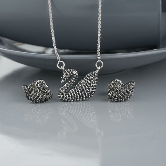 Black Swan Pendant Set