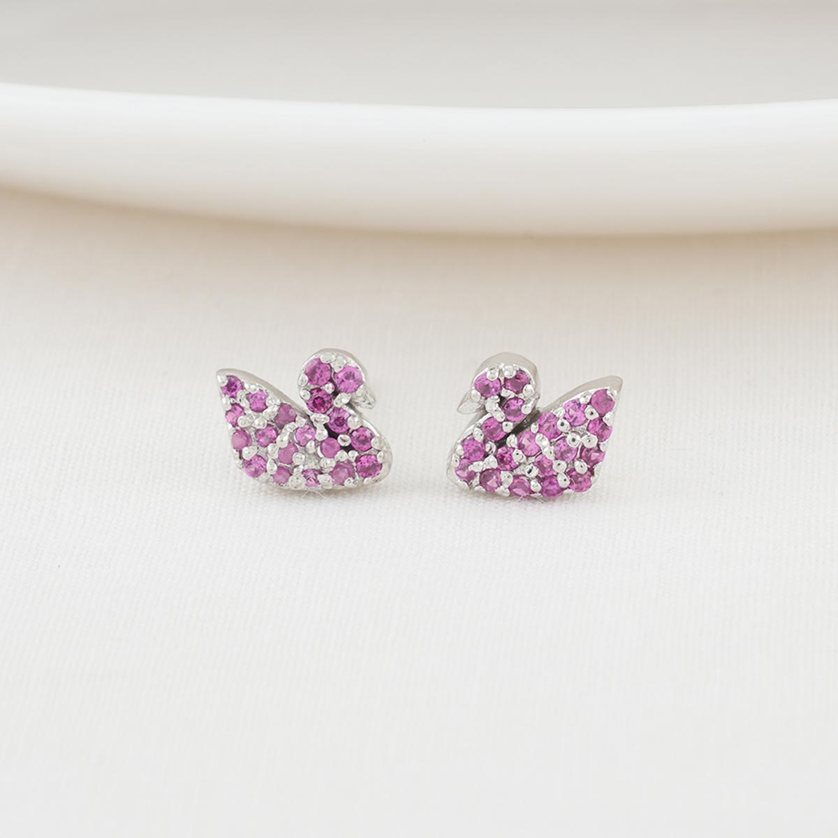 Pinkish Cygnets Pendant Set