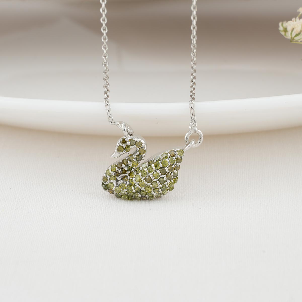 Cygnets Pendant Set