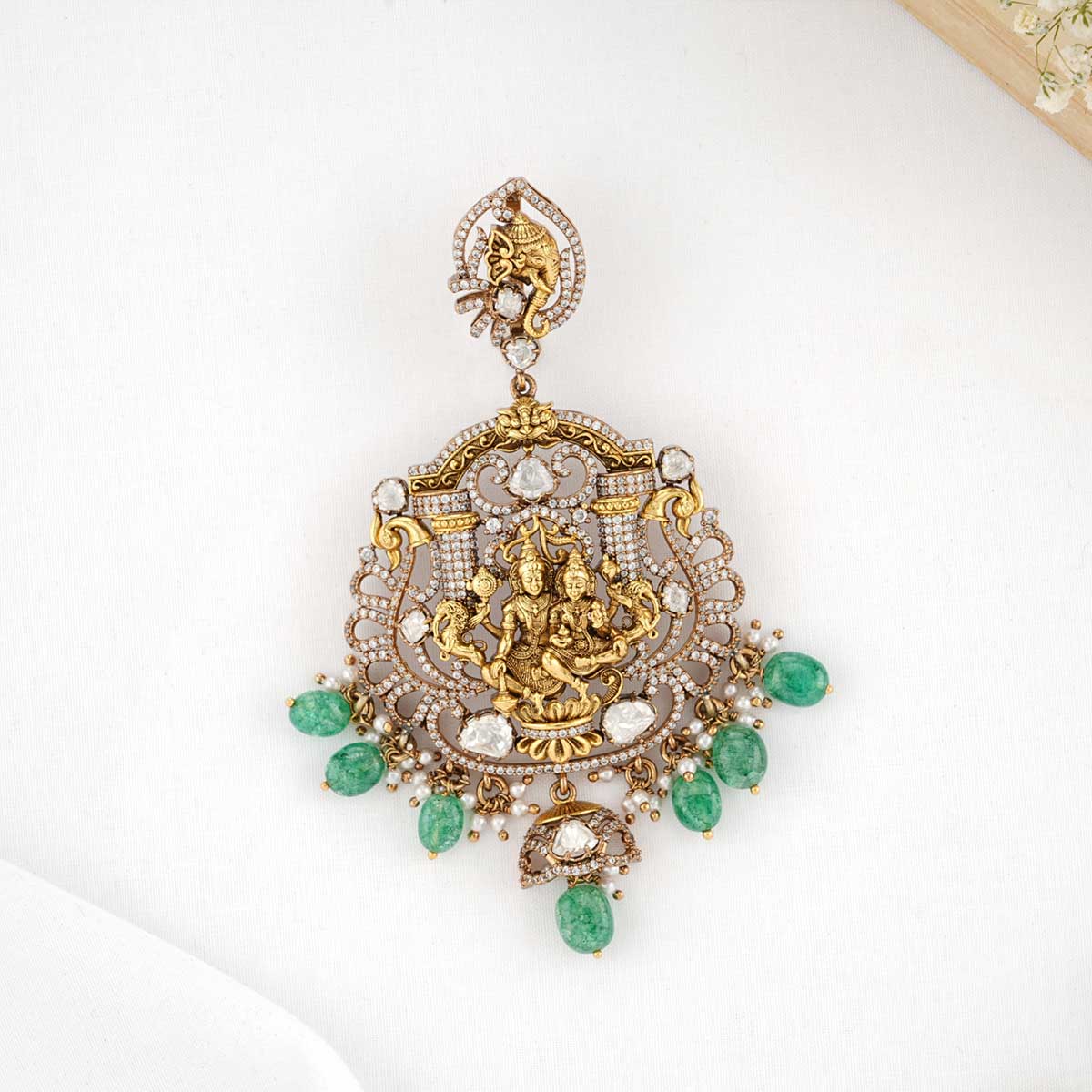 Rinith Victorian Pendant set