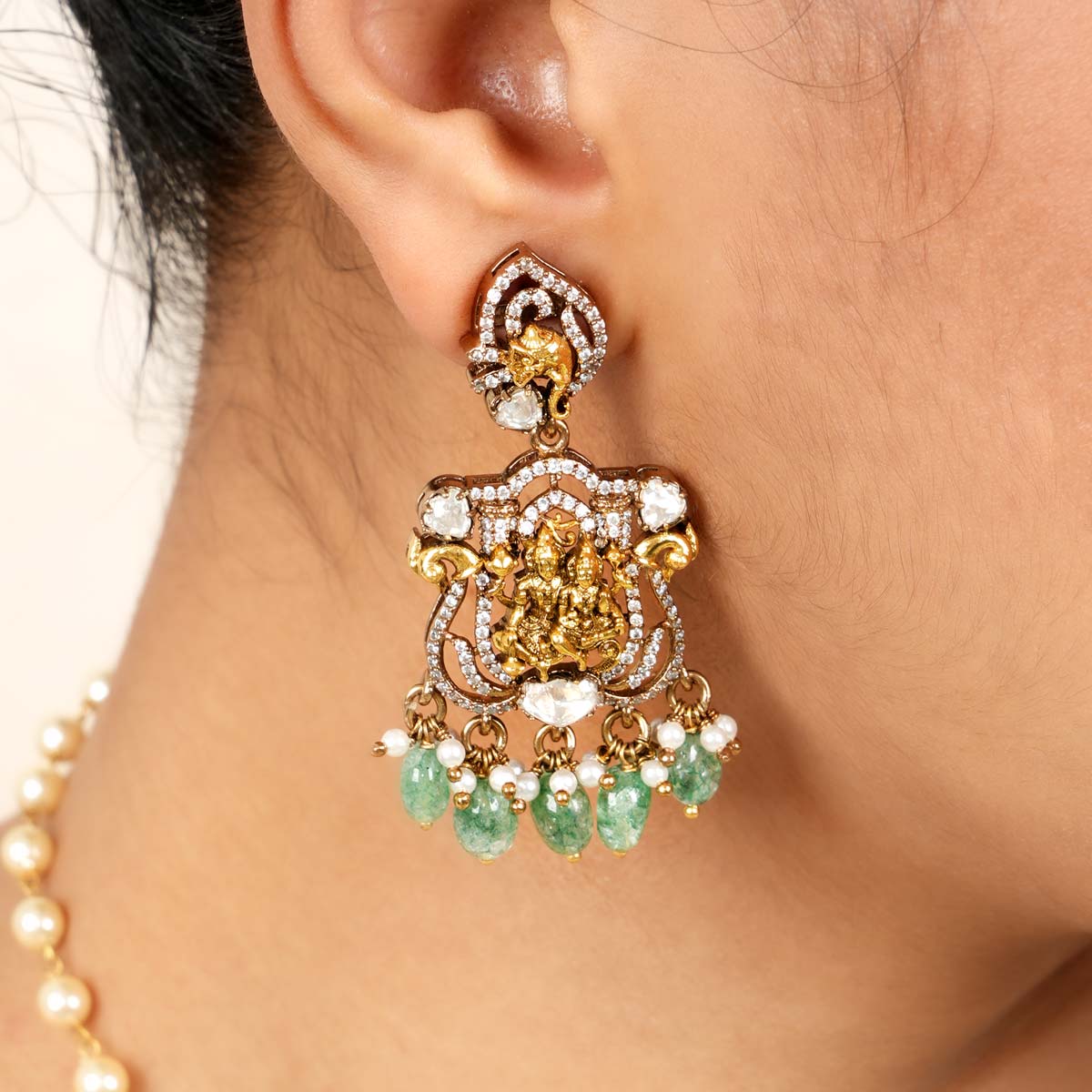 Rinith Victorian Pendant set
