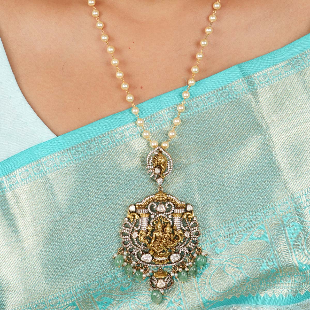 Rinith Victorian Pendant set
