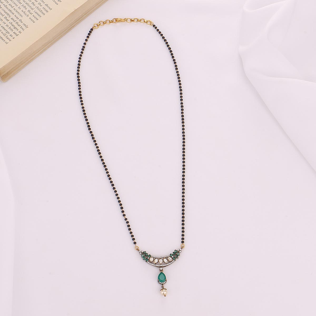 Vrusni Victorian Pendant