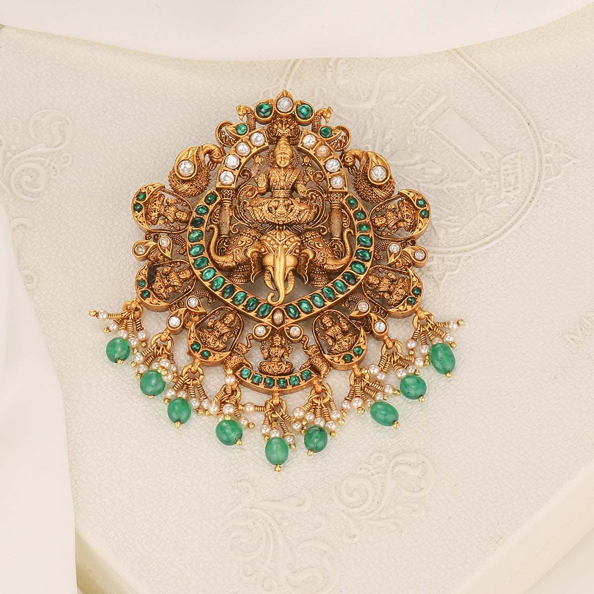 Grandeur Look Nagas Pendant