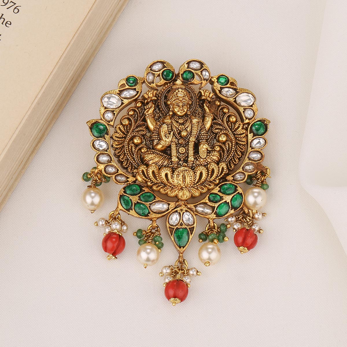 Glowing Nagas Pendant