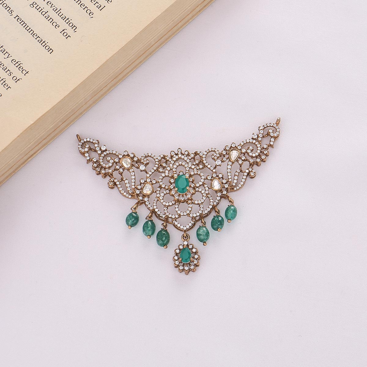 Chic Glow Victorian Pendant set
