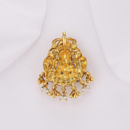 Chic Glow Nagas Pendant