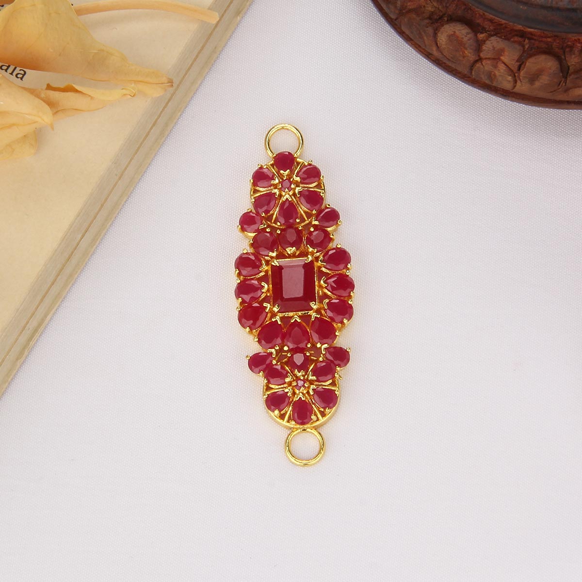 Lasia Mugappu Pendant
