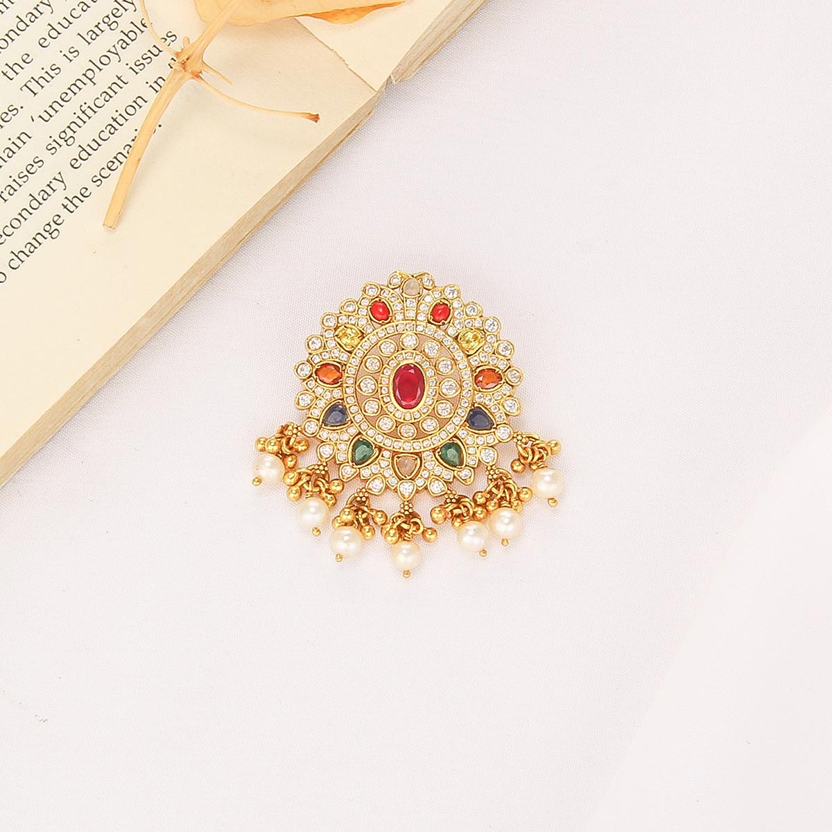Lustra Stone Pendant