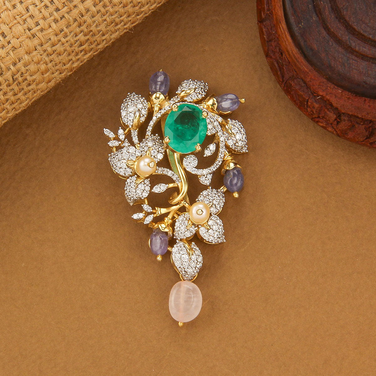 Kani Avikam Pendant Set