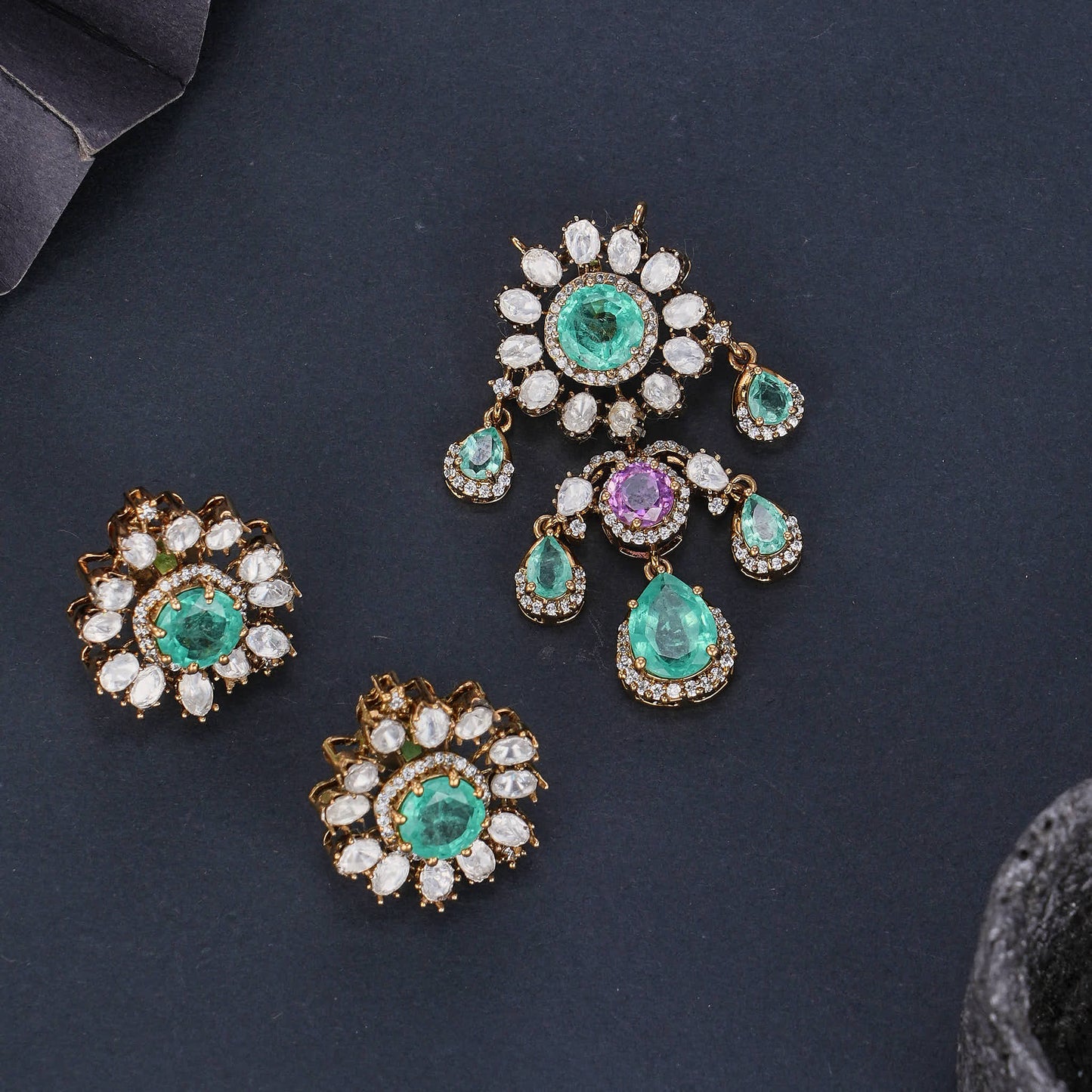 Stylish Victorian Pendant set