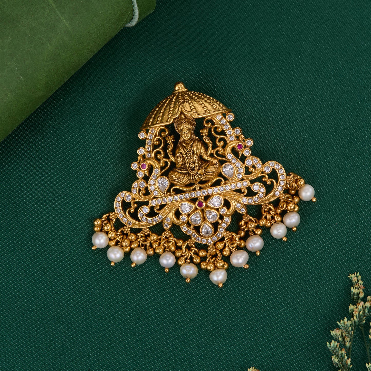 Sparkleza Nagas Pendant