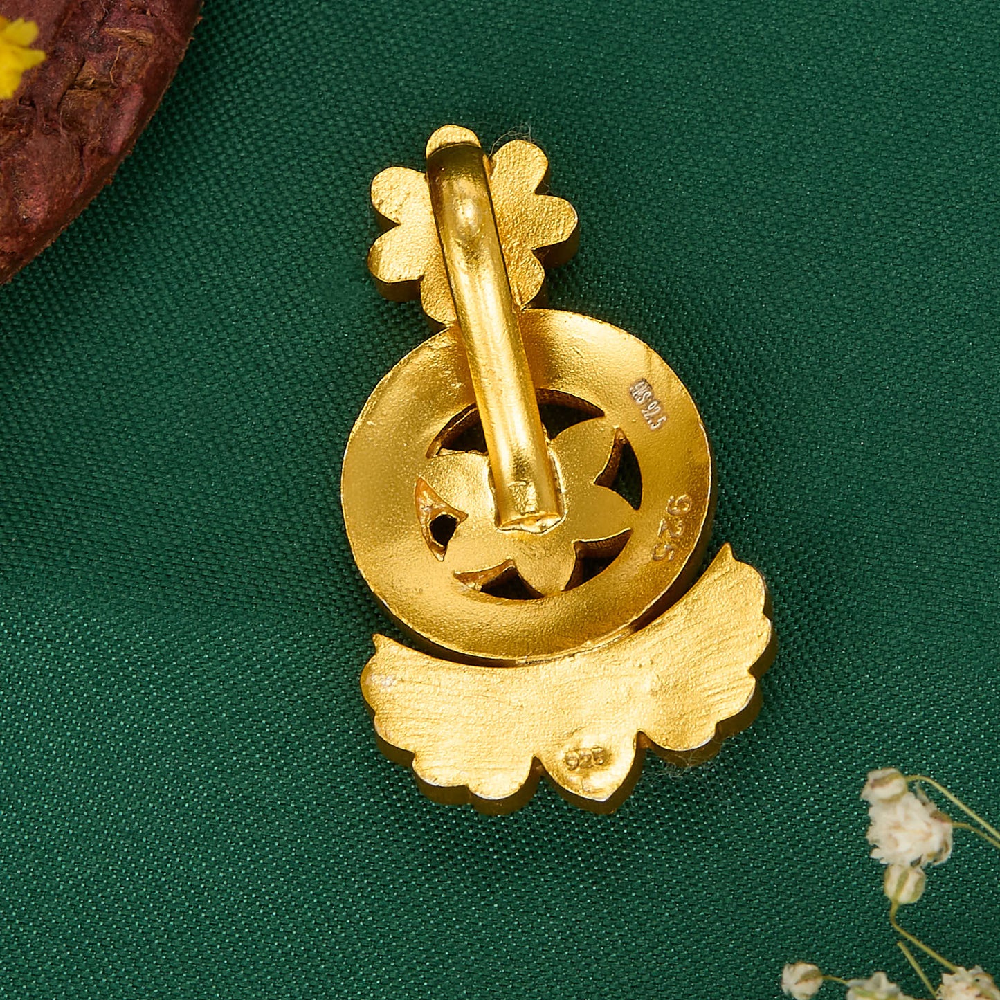 Attractive Kundan Pendant