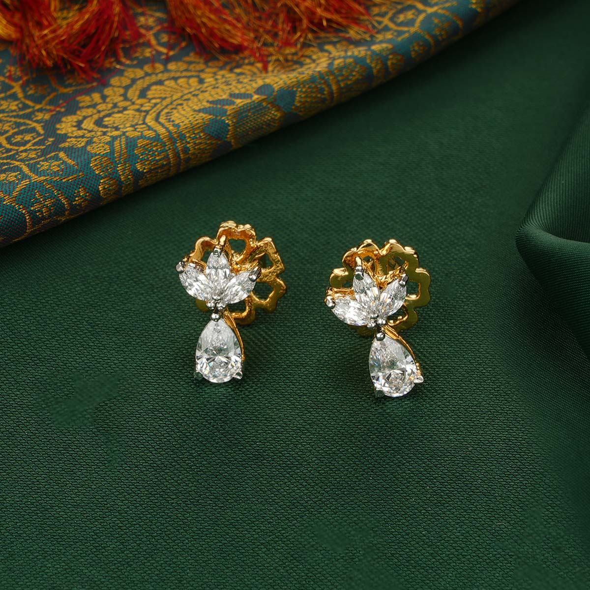 Yashi Mangalsutra Chain With Earrings