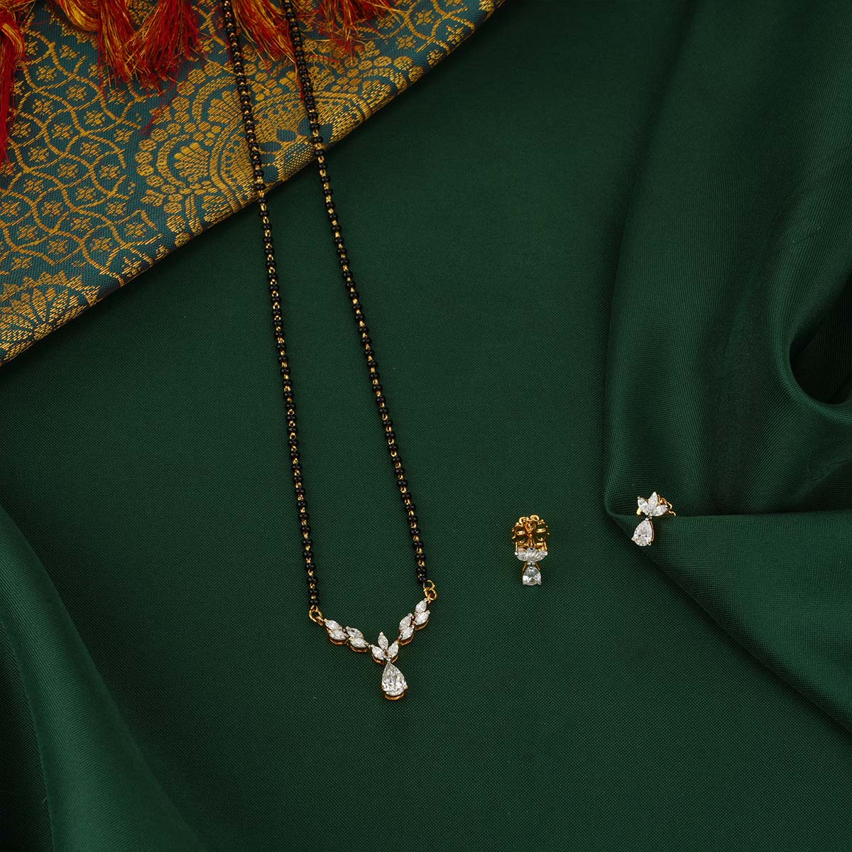 Yashi Mangalsutra Chain With Earrings