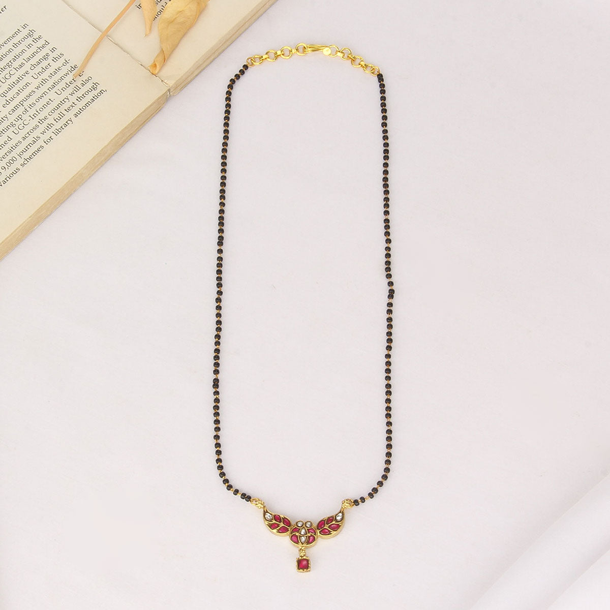 Lithisha Kundan Chain