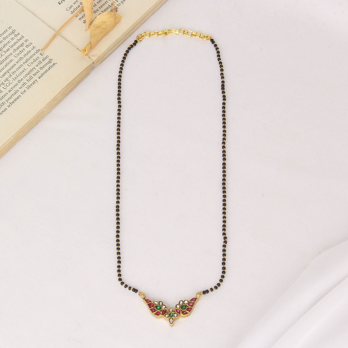 Kenisha Kundan Chain