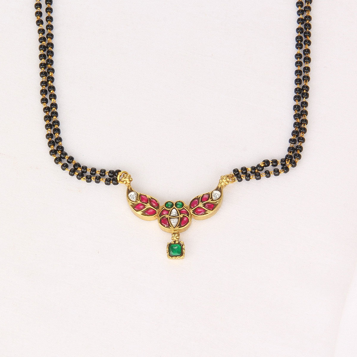 Srinikha Kundan Chain