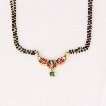 Srinikha Kundan Chain