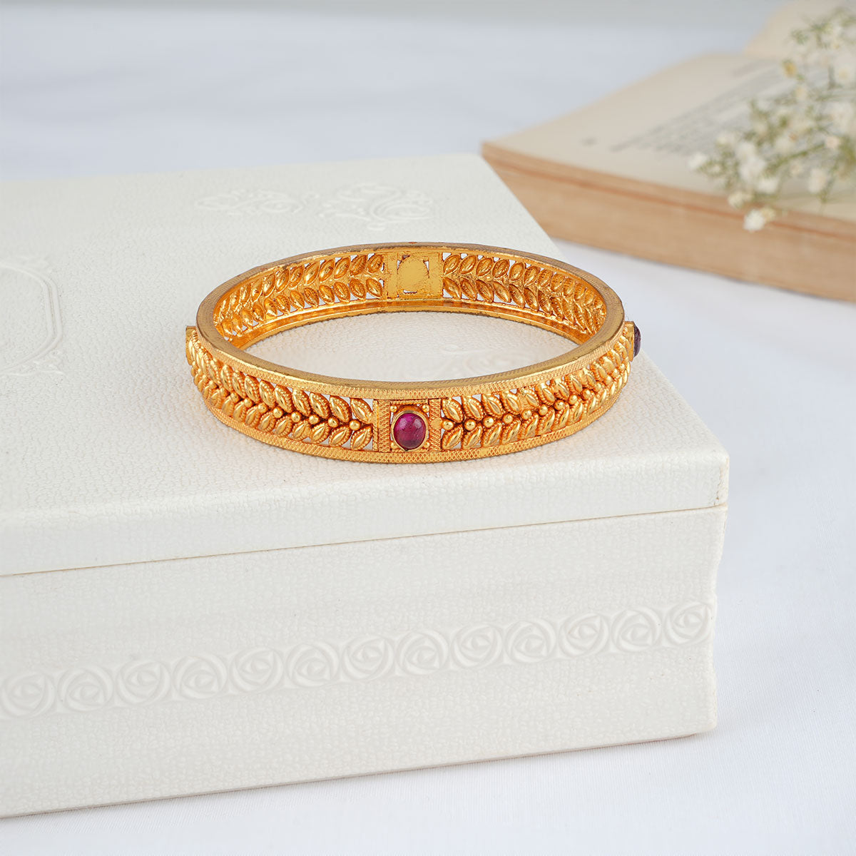 Preethi Stone Single Bangle