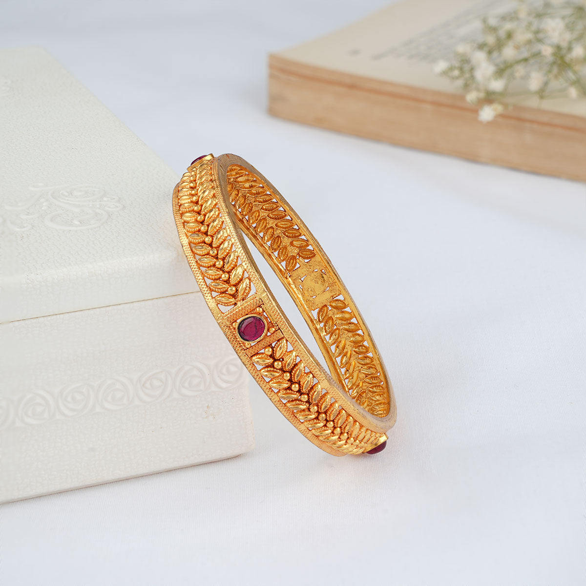 Preethi Stone Single Bangle