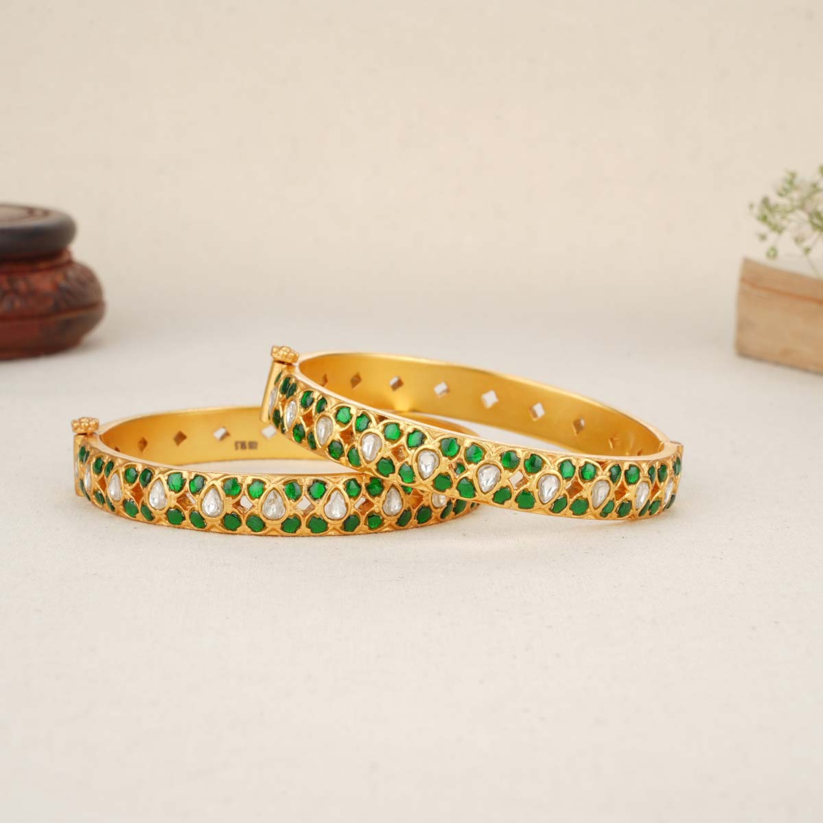 Purvika Kundan Pair Bangle