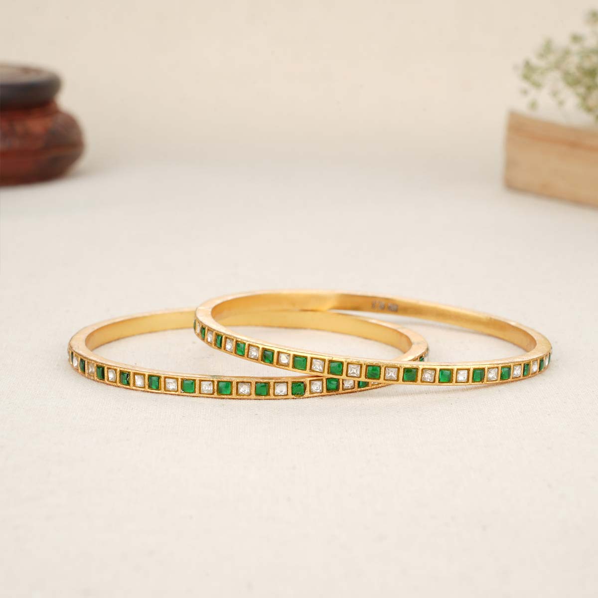 Lahina Kundan Pair Bangle