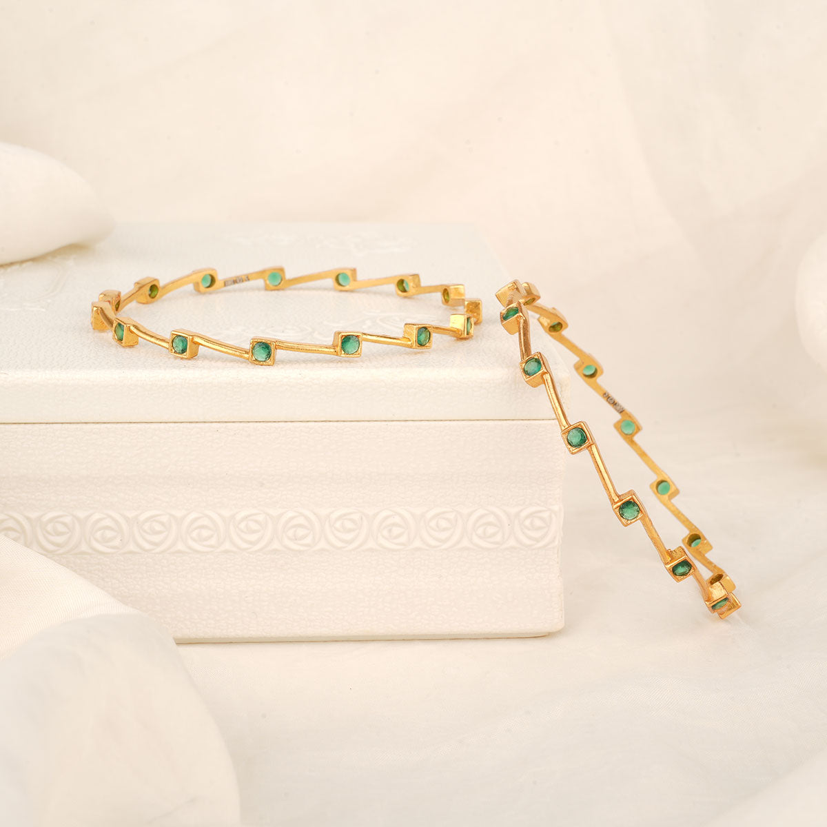 Ishu Stone Pair Bangle