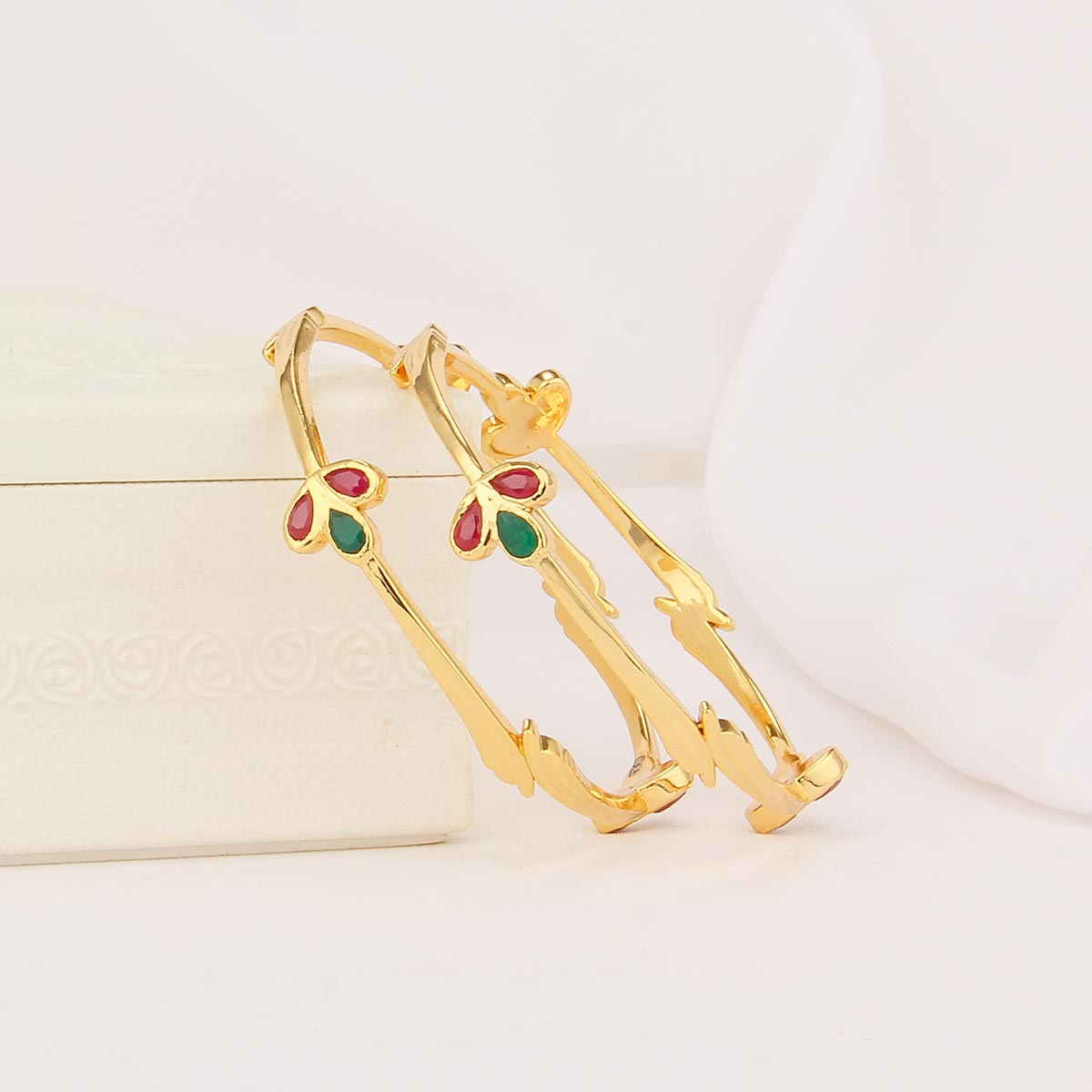 Chara Diamond Design Pair Bangle
