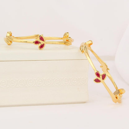 Trivya Diamond Design Pair Bangle