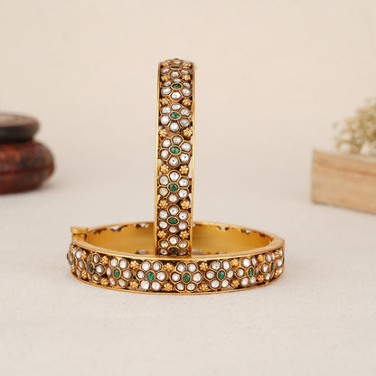 Dhashvin Kundan Pair Bangle