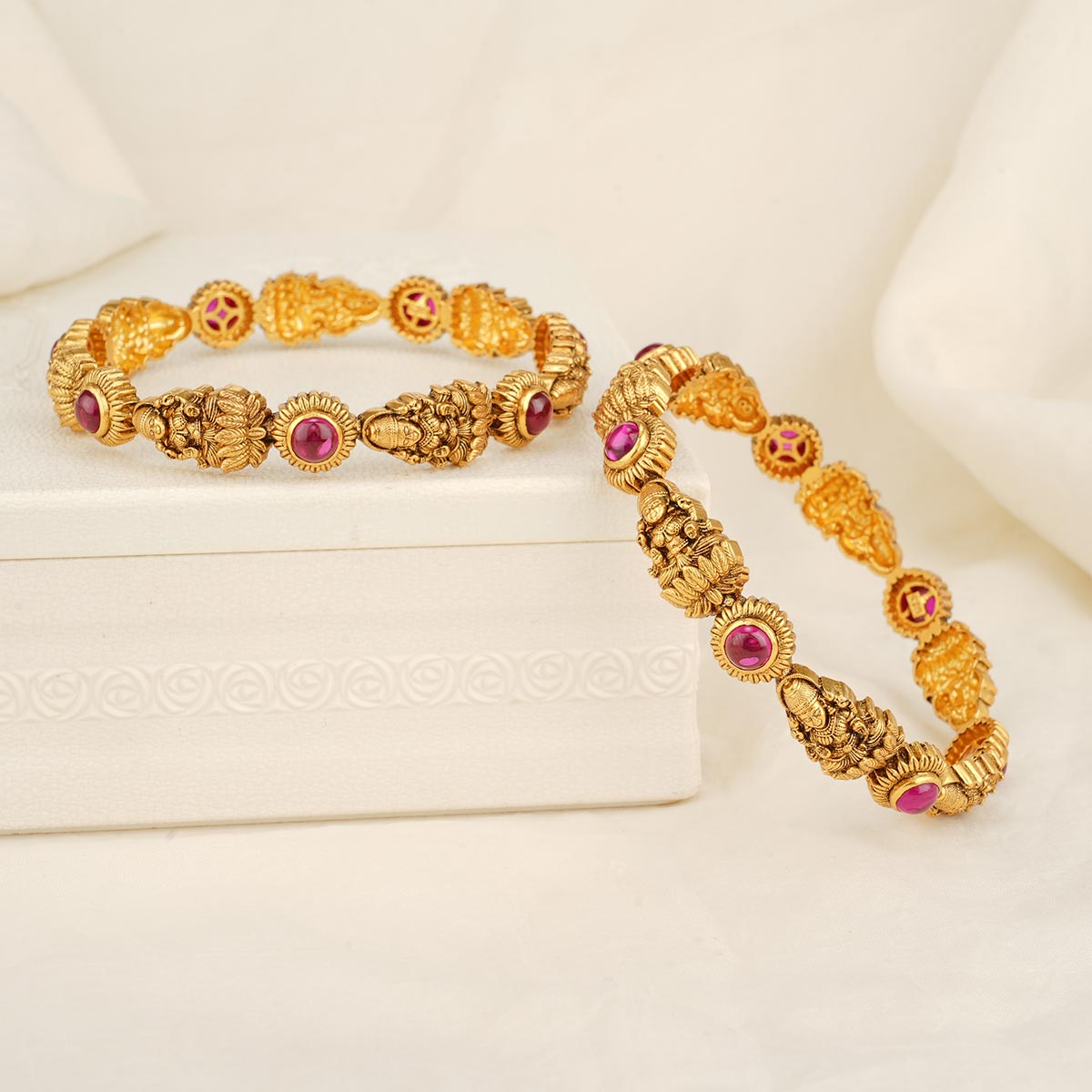 Vivetha Nagas Pair Bangles