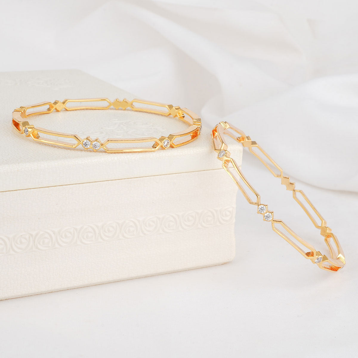 Anushika Diamond Design Pair Bangle