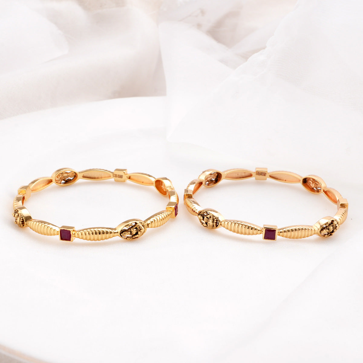 Chandrika Diamond Design Pair Bangle