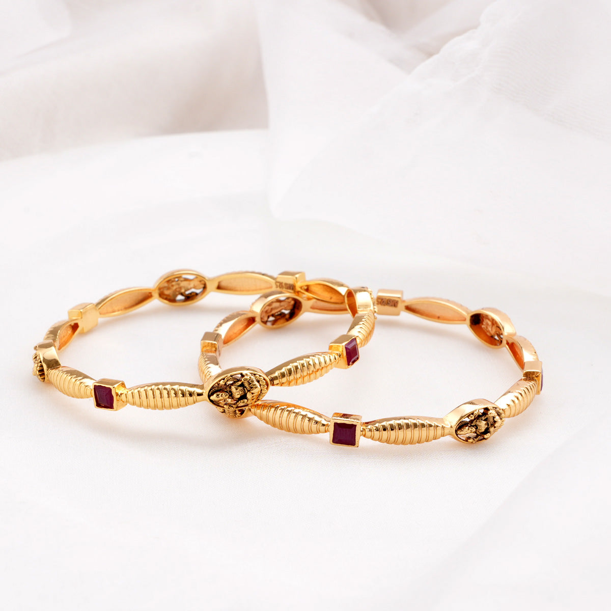 Chandrika Diamond Design Pair Bangle