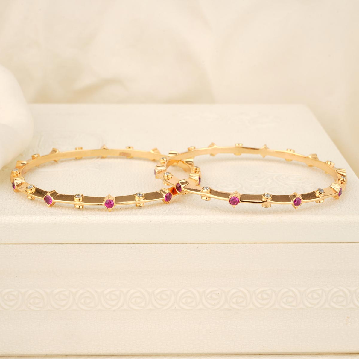 Amazing Diamond Design Pair Bangle