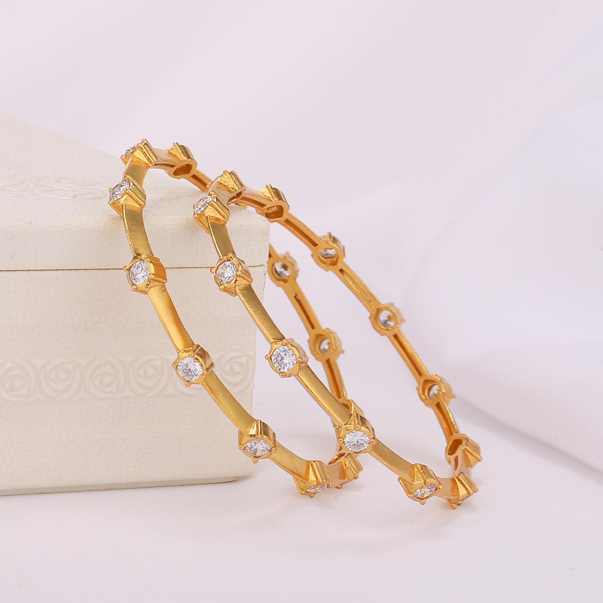 Glittering Diamond Design Pair Bangles