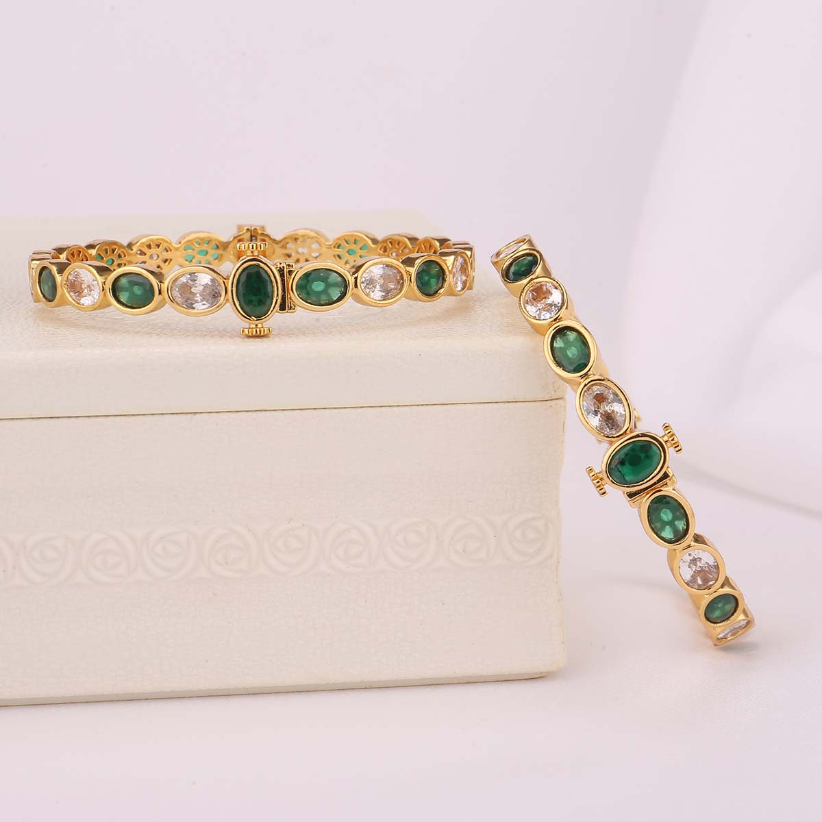 Shinning Stone Pair Bangle