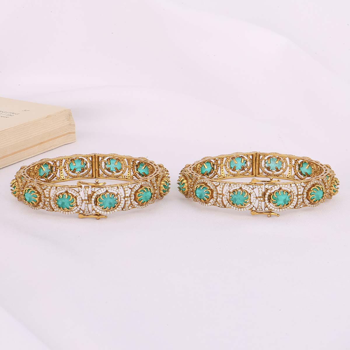 Dhivanikha Victorian Pair Bangles