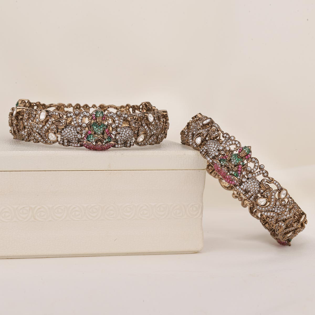 Adhivya Victorian Pair Bangles