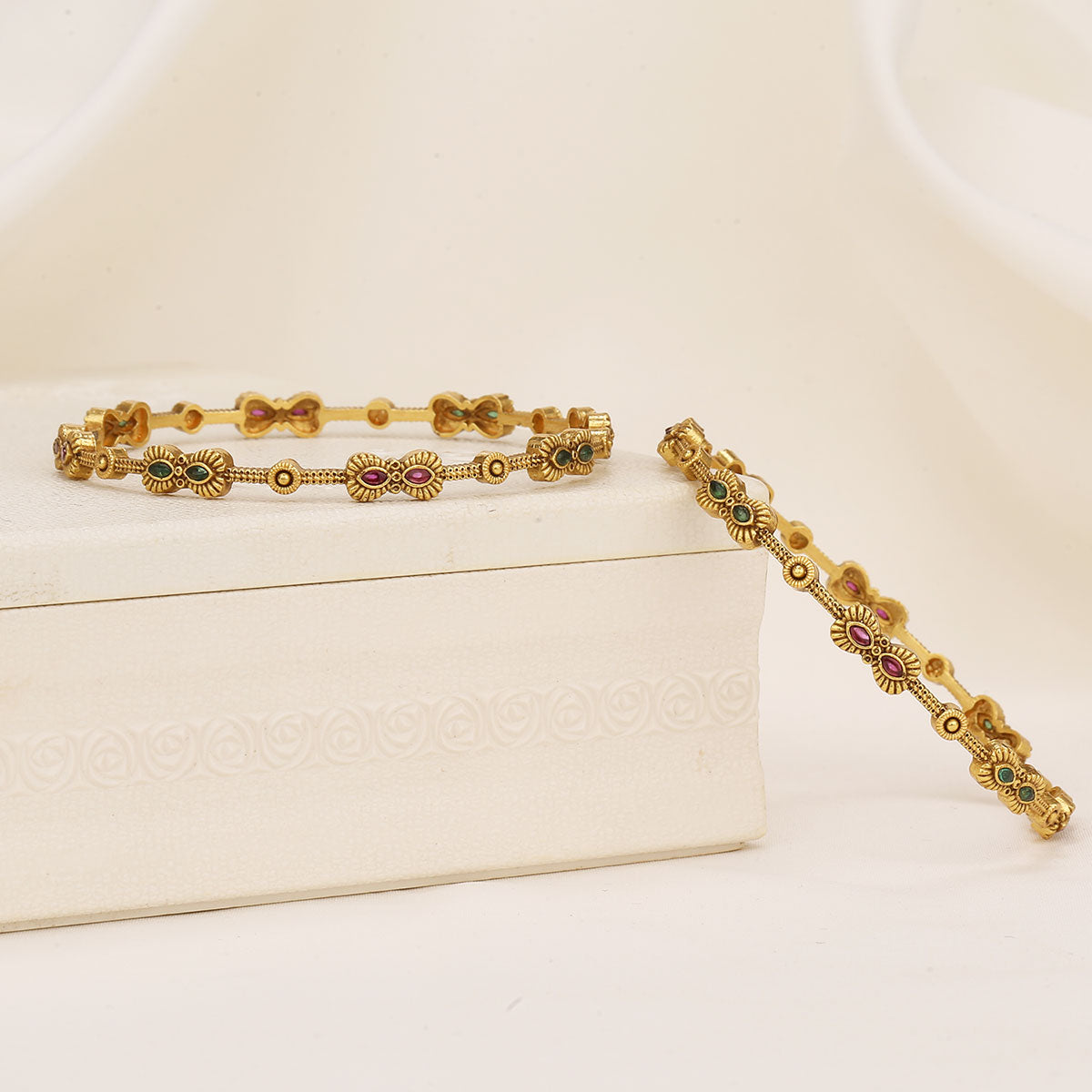 Ashvika Nagas Pair Bangle