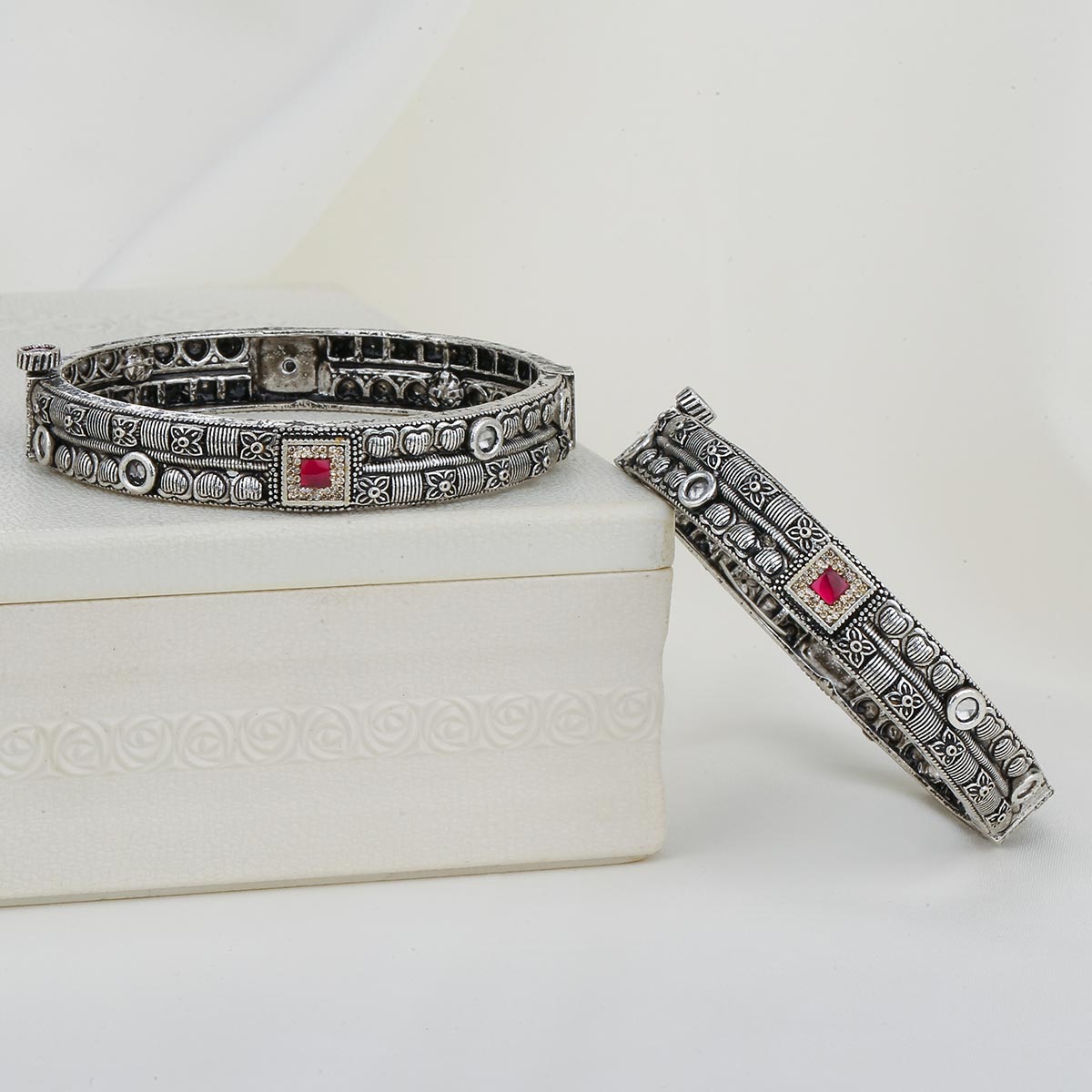 Pragyasri Oxidised Pair Bangles