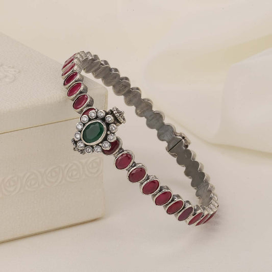 Nilanikha Single Bangle