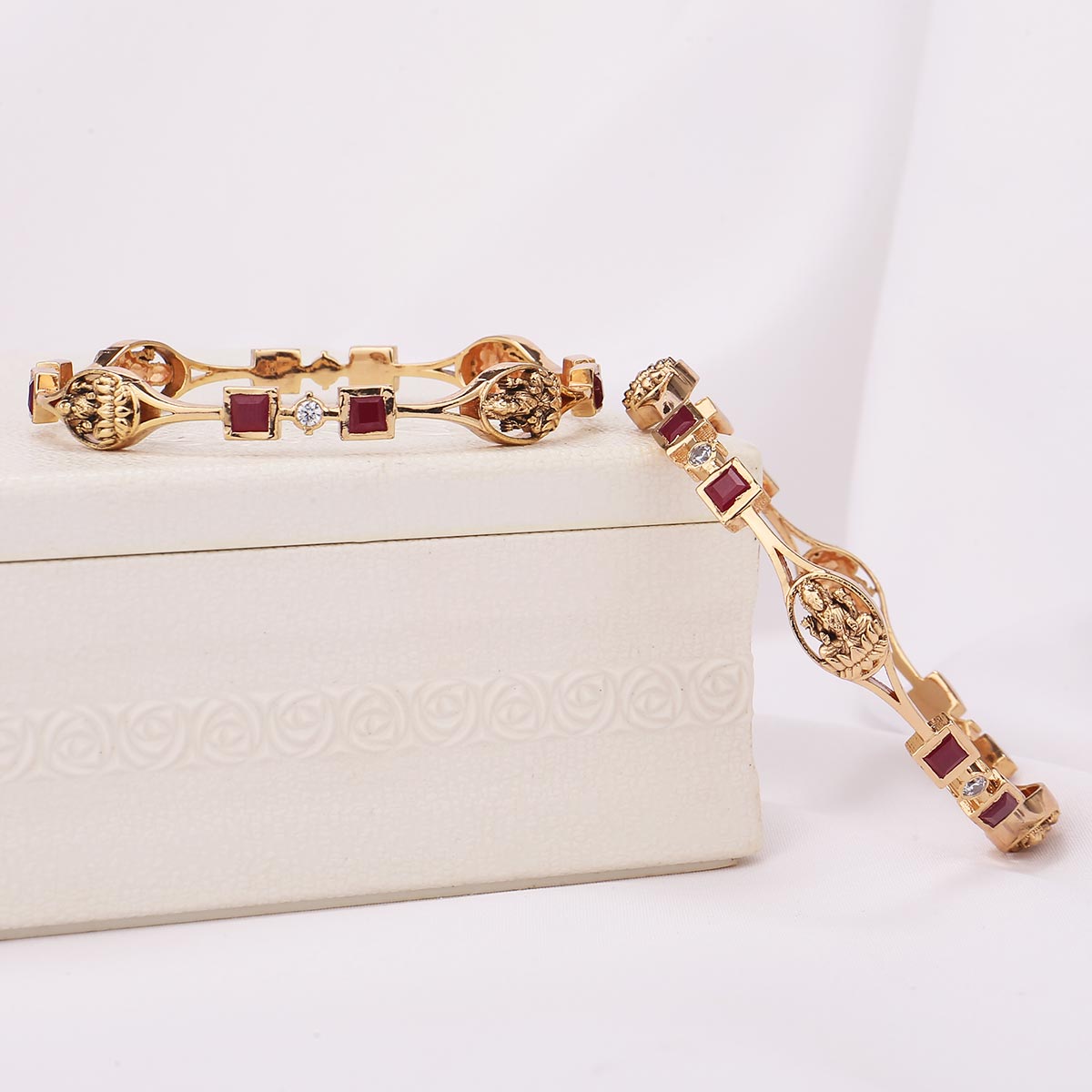 Kanya Diamond Design Pair Bangle
