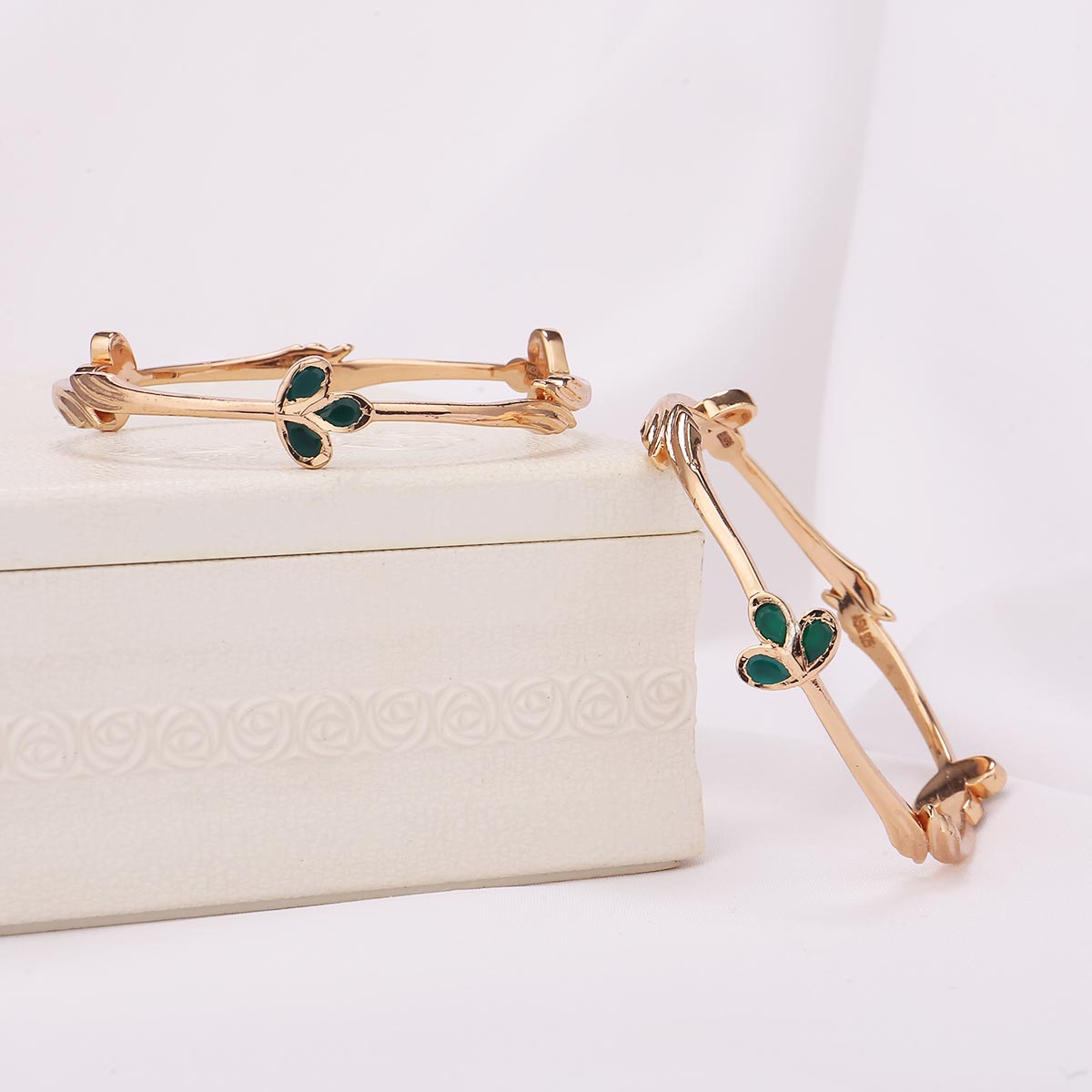 Attractive Diamond Design Pair Bangle