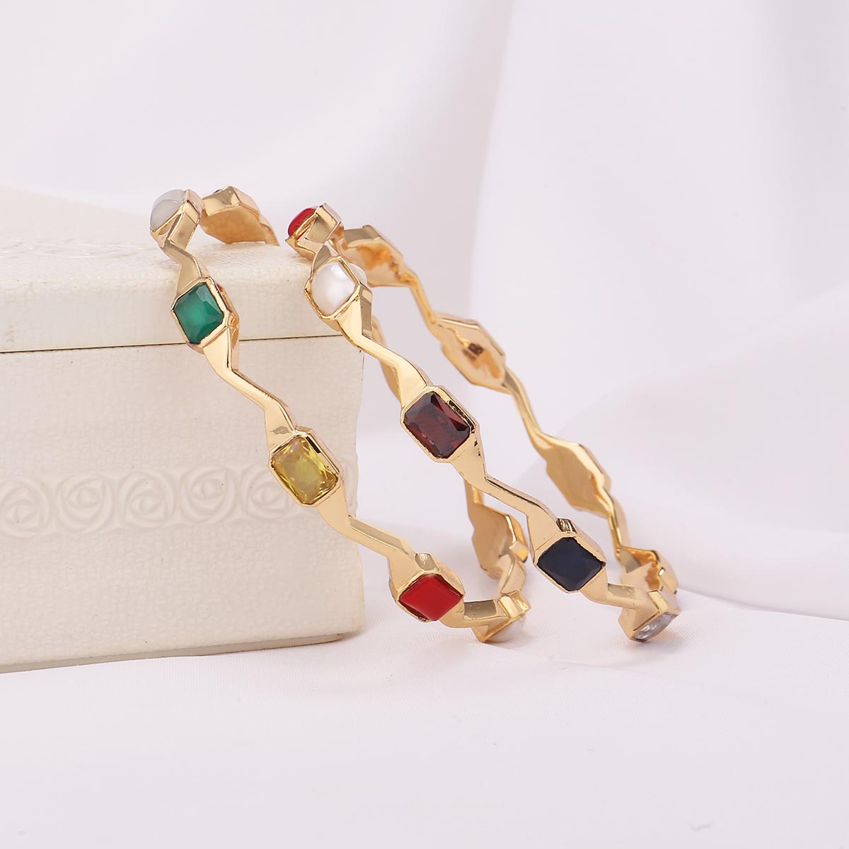 Ikshitha Diamond Design Pair Bangle