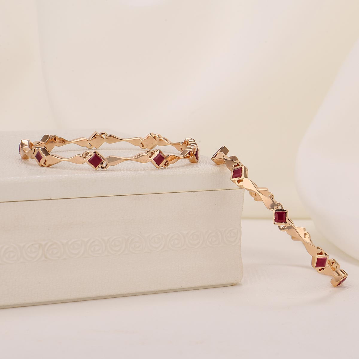 Harini Diamond Design Pair Bangle